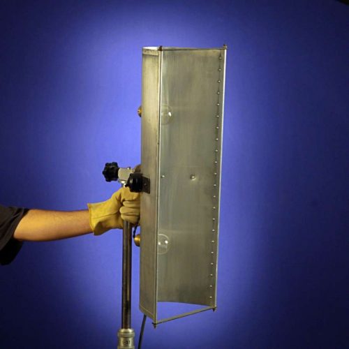 Luz continua de estudio fotográfico de los años 40 y 50, diseño vintage robusto con estética industrial clásica