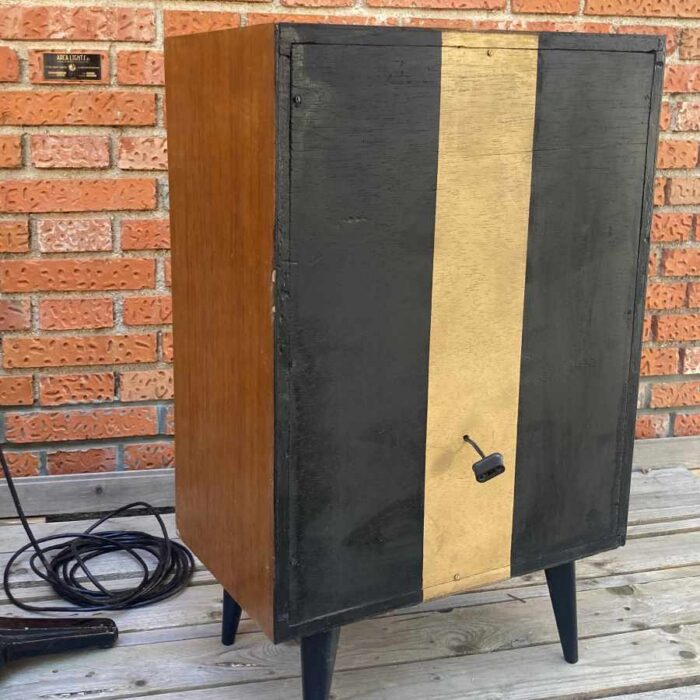 Altavoces baffles vintage de estudio de grabación sonido para atrezo