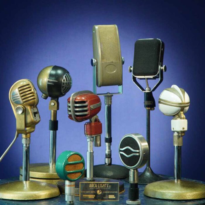 Micrófonos vintage usados como atrezo retro en rodajes y videoclips
