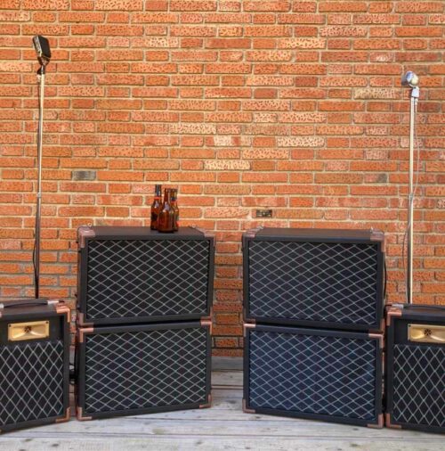 Altavoces de escenario retro para producciones musicales y TVE con ambientación vintage