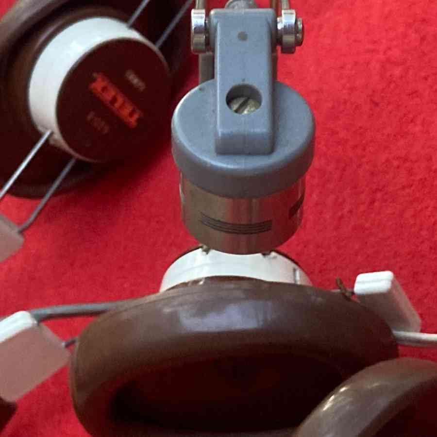 Cascos de equipo técnico de TV con intercom vintage, usados en multicámara y behind the scenes