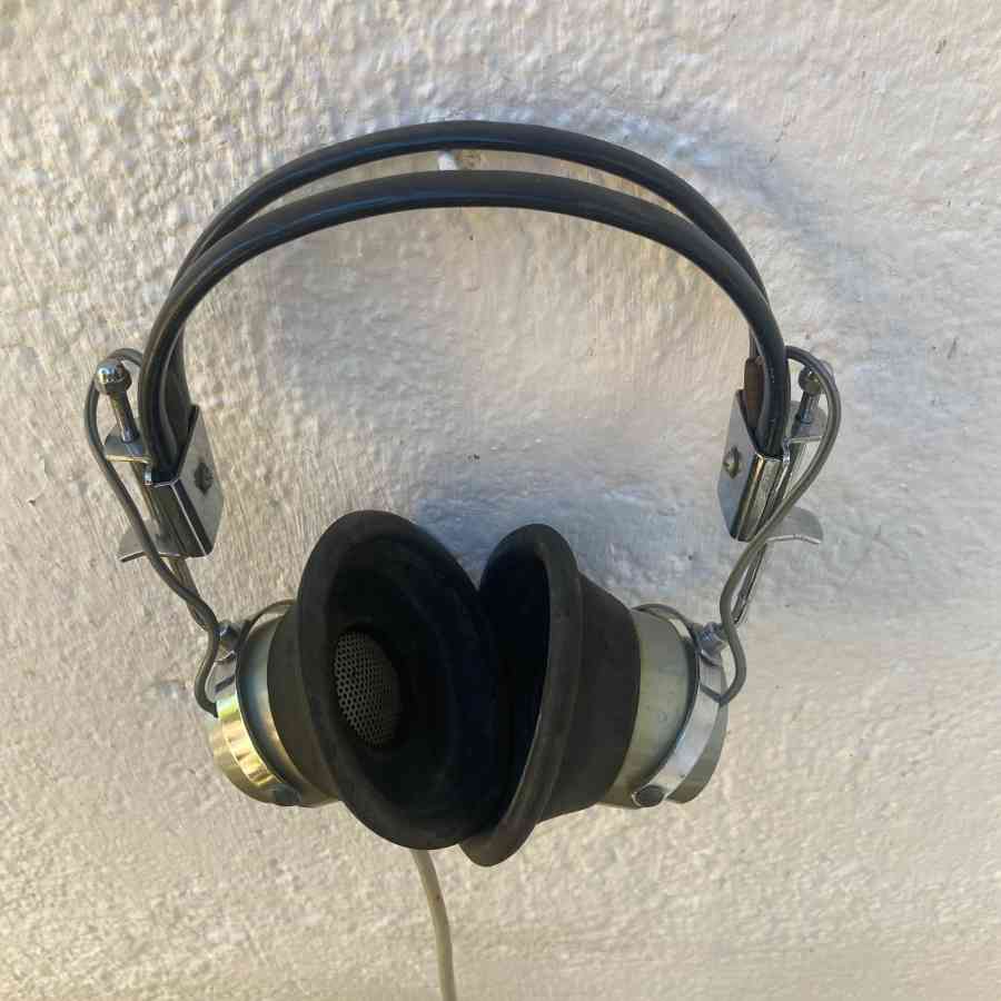 Auriculares de estudio de los años 40, vintage, usados en radio y rodajes